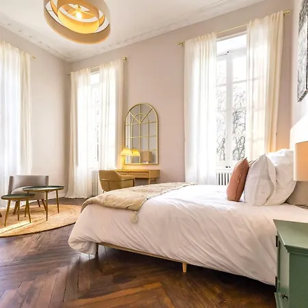 Au Chateau - Wifi & Parking Inclus Saint-Etienne-de-Montluc