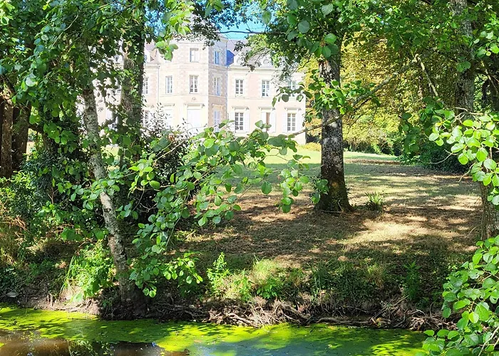 Au Chateau - Wifi & Parking Inclus - Fr-1-306-1329 Holiday home Saint-Etienne-de-Montluc